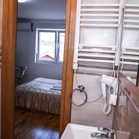 Demir Apartment *